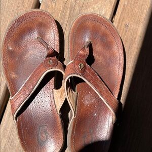 OluKai Women's Brown Leather Thong Sandals with Cream Trim